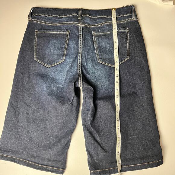 St John's Bay Women's Dark Wash Bermuda Style Shorts Sz 8 - Picture 4 of 9